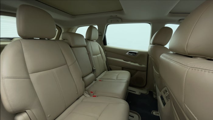 NISSAN PATHFINDER-Right Side Door Cabin View