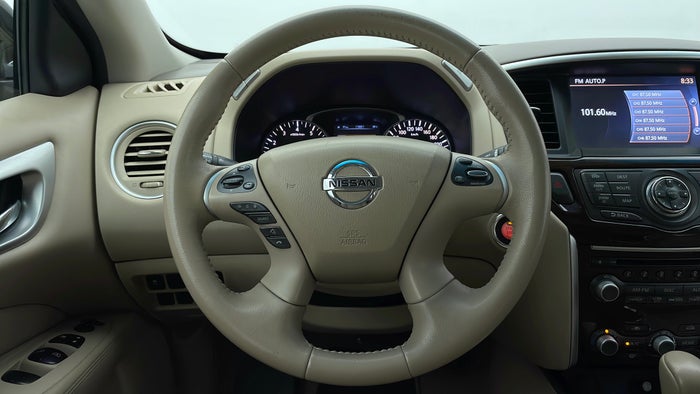 NISSAN PATHFINDER-Steering Wheel Close-up