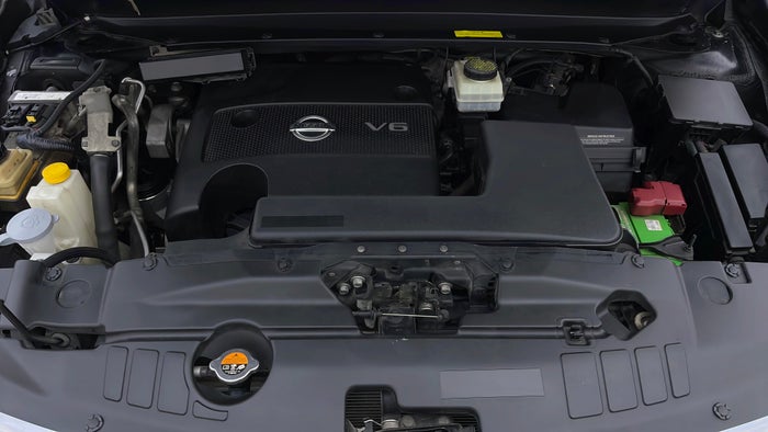 NISSAN PATHFINDER-Engine Bonet View