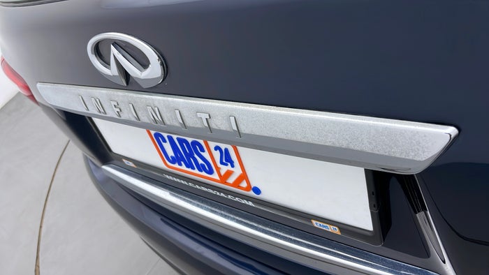 INFINITI QX60-Monogram/Logo Rear Faded