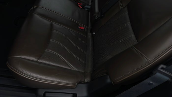 INFINITI QX60-Seat 2nd row RHS Depressed/Pressure Mark
