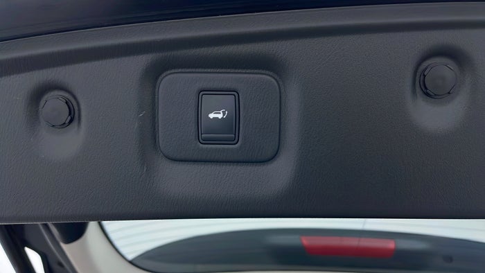 INFINITI QX60-Door Interior Boot Door Scratch