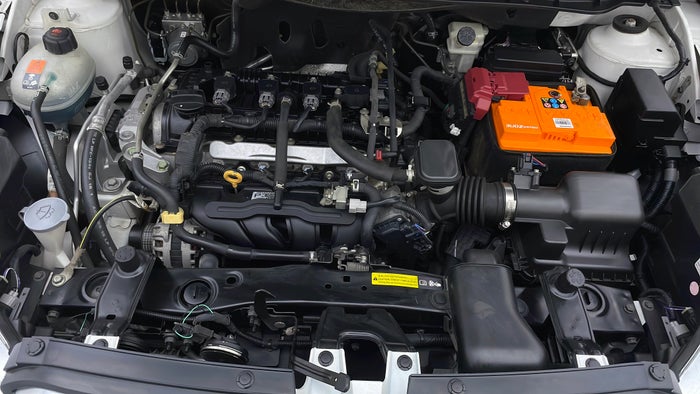 NISSAN KICKS-Engine Bonet View