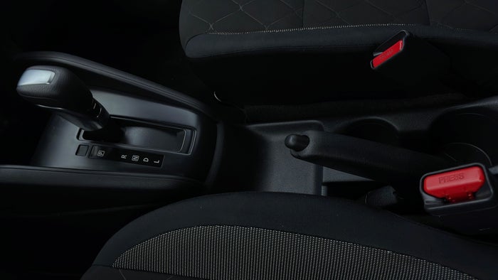 NISSAN KICKS-Gear Lever