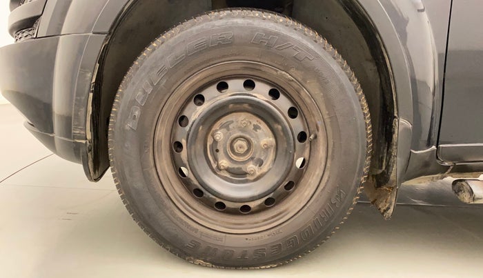 2015 Mahindra XUV500 W6, Diesel, Manual, 54,971 km, Left Front Wheel