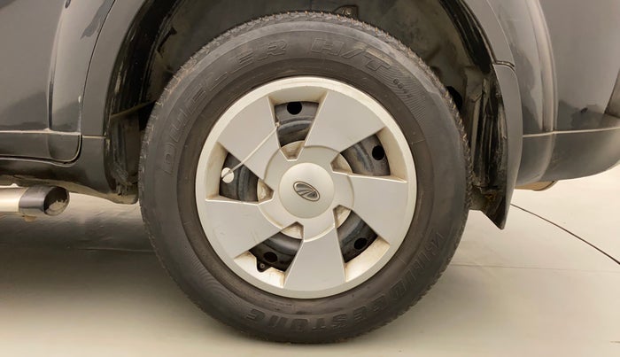 2015 Mahindra XUV500 W6, Diesel, Manual, 54,971 km, Left Rear Wheel