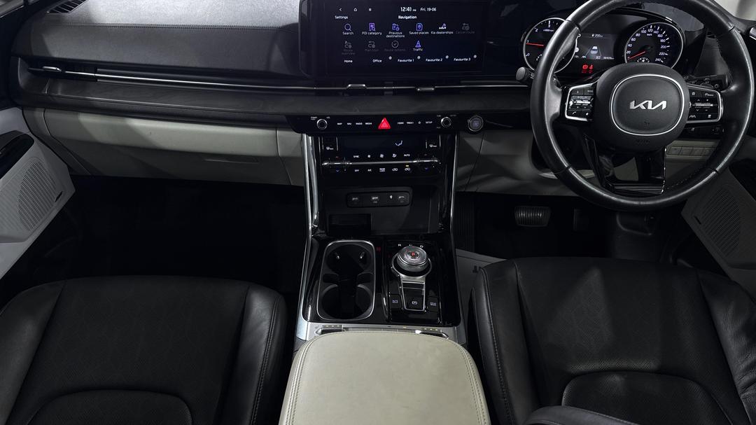 2022 Kia Carnival Platinum, Automatic, 38409 km, Center Console