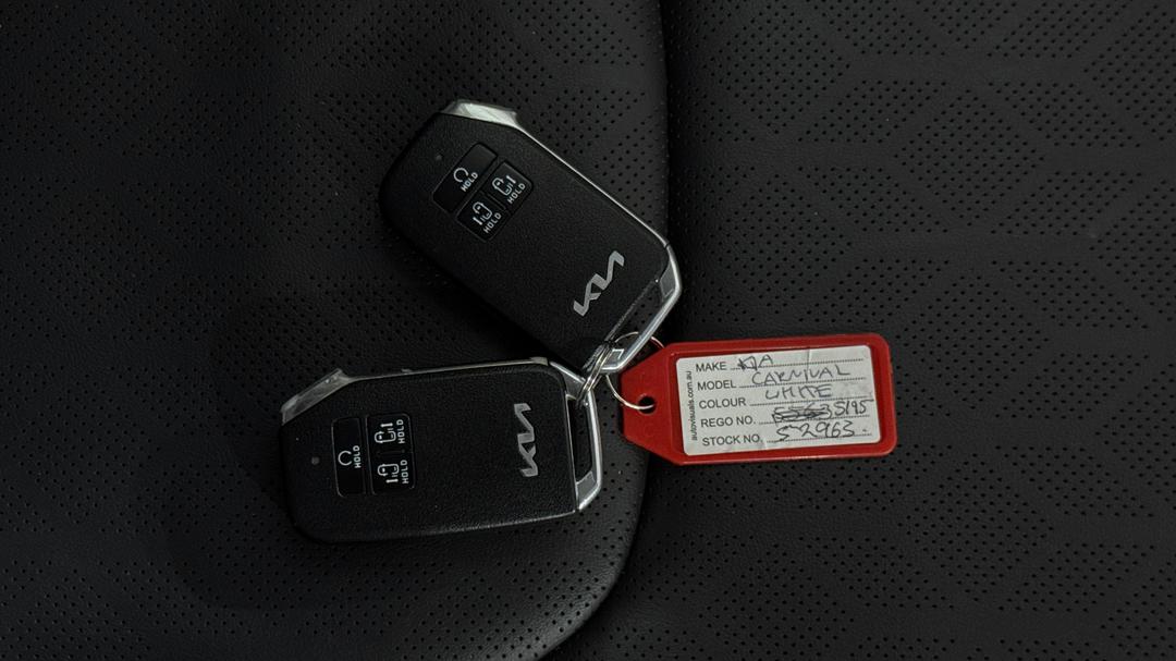 2022 Kia Carnival Platinum, Automatic, 38409 km, Key Close-up