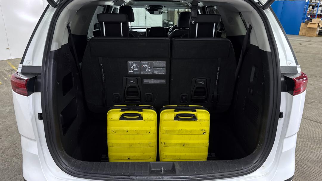 2022 Kia Carnival Platinum, Automatic, 38409 km, Boot Inside View with Luggage