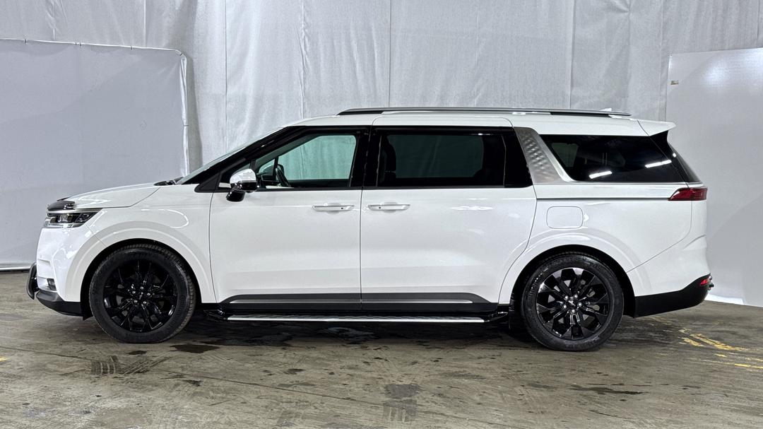 2022 Kia Carnival Platinum, Automatic, 38409 km, Left Side View