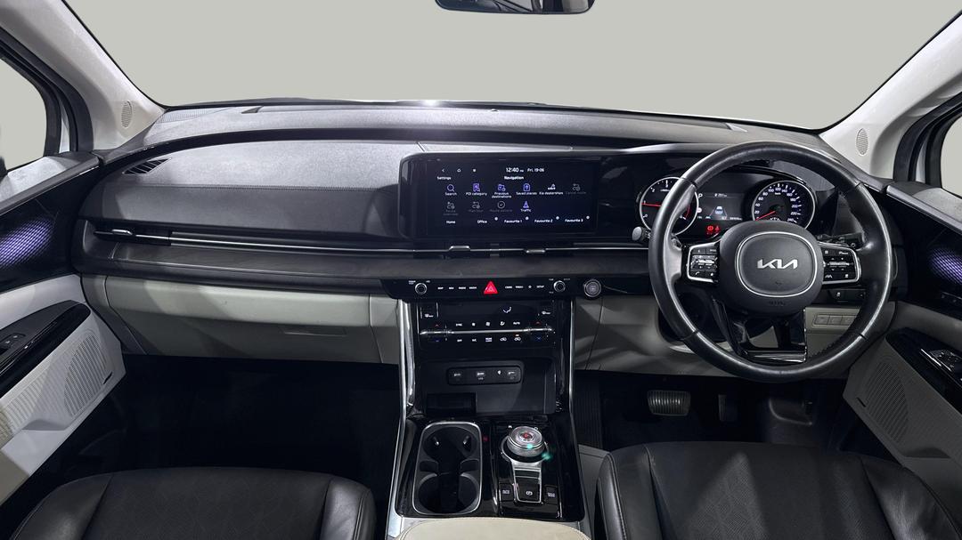 2022 Kia Carnival Platinum, Automatic, 38409 km, Dashboard View