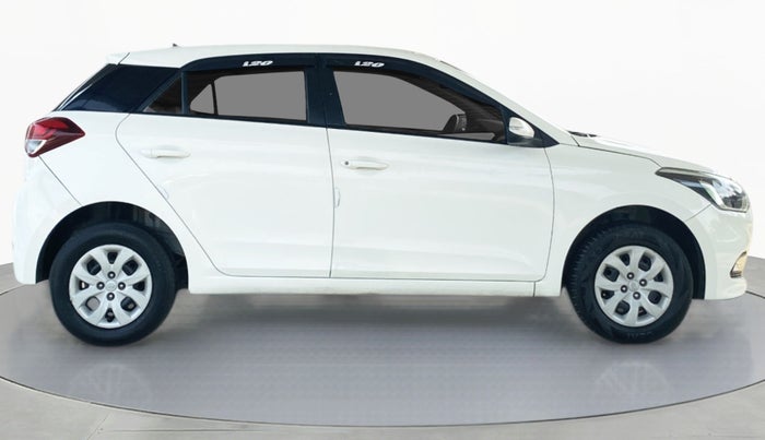 2017 Hyundai Elite i20 SPORTZ 1.2, Petrol, Manual, 31,289 km, Right Side View