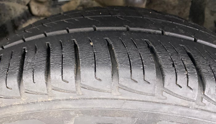 2018 Maruti Vitara Brezza VDI, Diesel, Manual, 35,382 km, Left Front Tyre Tread
