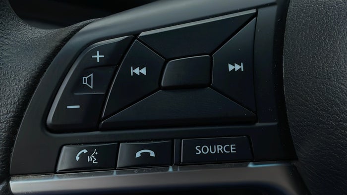 NISSAN KICKS-Drivers Control