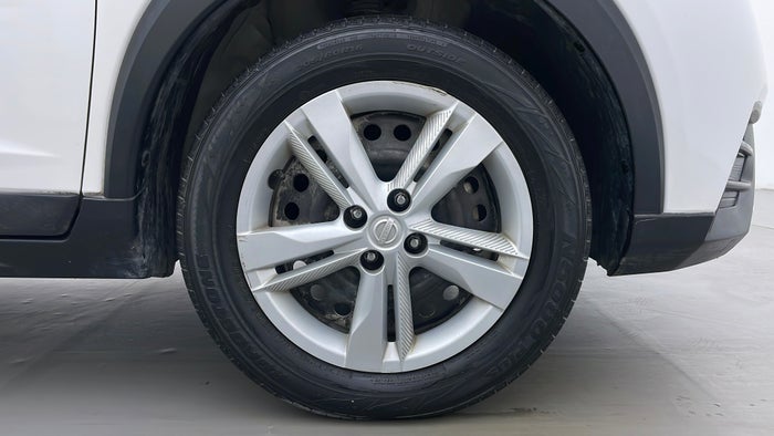 NISSAN KICKS-Right Front Tyre