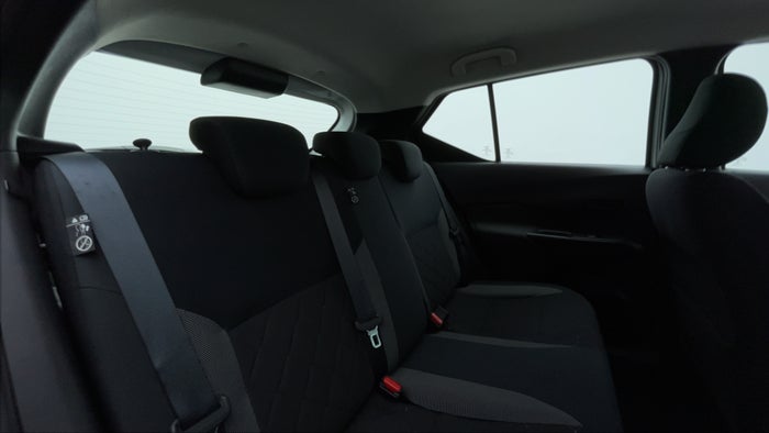 NISSAN KICKS-Right Side Door Cabin View