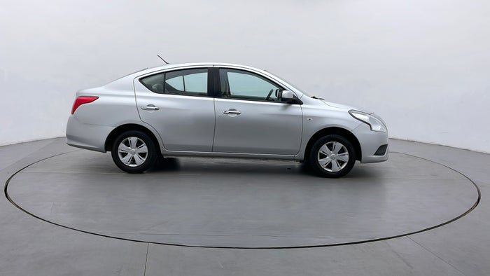 NISSAN SUNNY-Right Side View