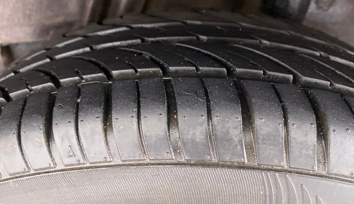 2016 Honda Jazz 1.2 V MT, Petrol, Manual, 56,361 km, Left Rear Tyre Tread