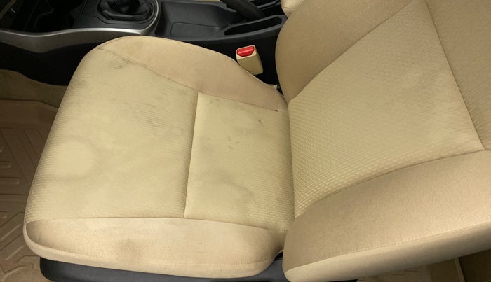 2017 Honda City V MT PETROL, Petrol, Manual, 24,891 km, Front left seat (passenger seat) - Cover slightly stained
