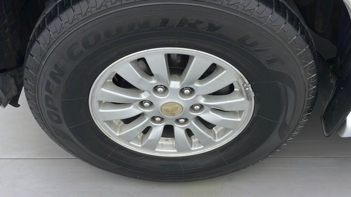 MITSUBISHI PAJERO-Alloy Wheel LHS Front Scratch