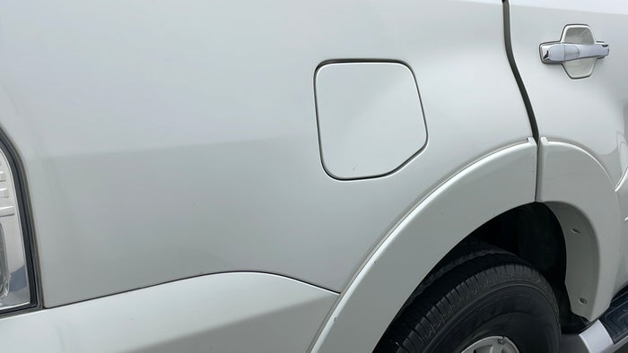 MITSUBISHI PAJERO-Quarter Panel RHS Scratch