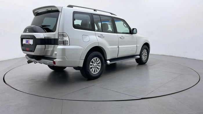 MITSUBISHI PAJERO-Right Back Diagonal (45- Degree) View