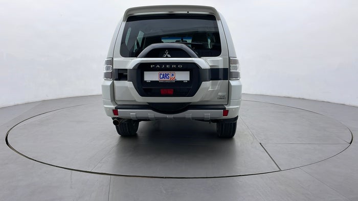 MITSUBISHI PAJERO-Back/Rear View