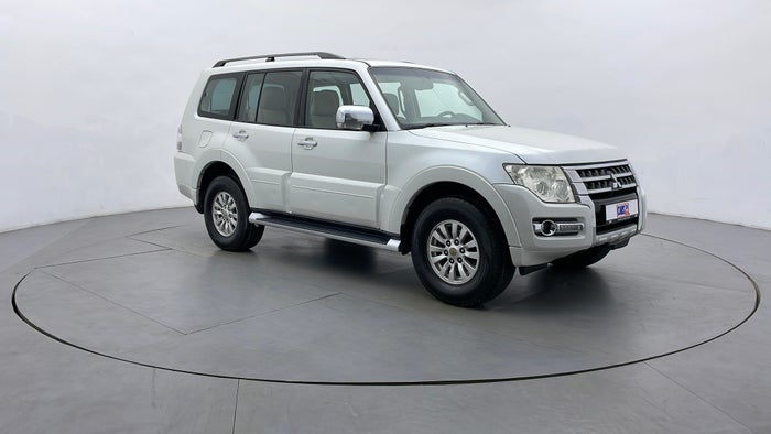 MITSUBISHI PAJERO-Right Front Diagonal (45- Degree) View