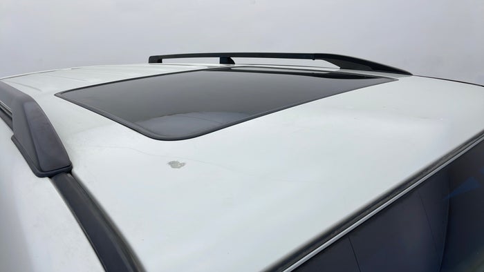 MITSUBISHI PAJERO-Roof Scratch