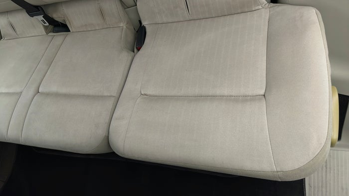 MITSUBISHI PAJERO-Seat 2nd row LHS Stain