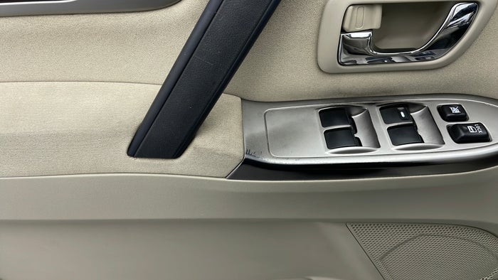 MITSUBISHI PAJERO-Door Interior LHS front Scratch