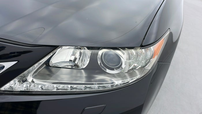 LEXUS ES250-Head Light LHS Fading