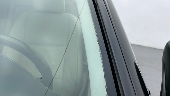 LEXUS ES250-Windshield Front Beading Missing/Broken