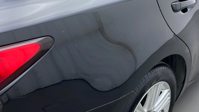 LEXUS ES250-Quarter Panel RHS Scratch