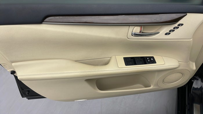 LEXUS ES250-Driver Side Door Panels Controls