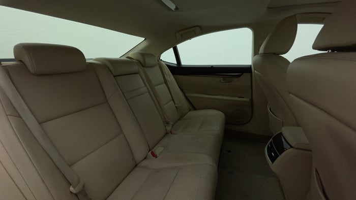 LEXUS ES250-Right Side Door Cabin View
