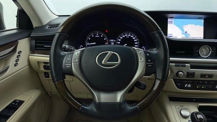 LEXUS ES250-Steering Wheel Close-up