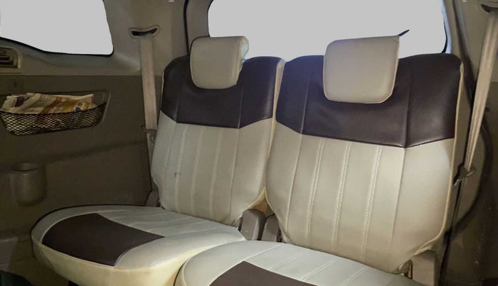2015 Mahindra XUV500 W8 FWD, Diesel, Manual, 95,824 km, Third Seat Row ( optional )