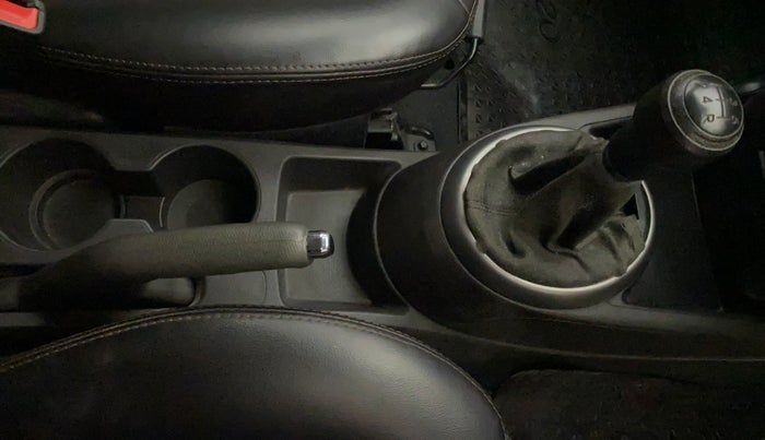 2013 Hyundai i20 MAGNA (O) 1.2, Petrol, Manual, 10,682 km, Gear Lever
