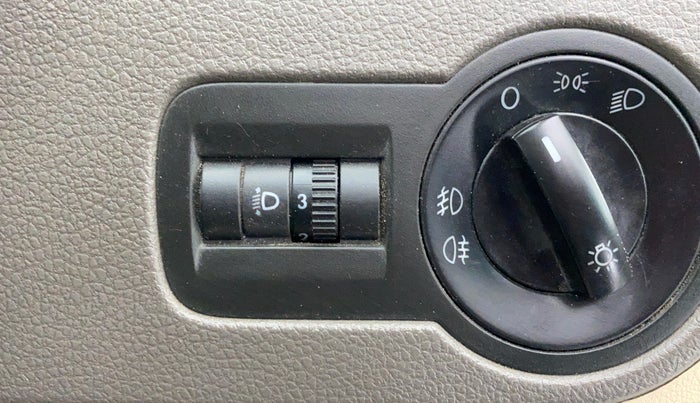 2014 Volkswagen Vento COMFORTLINE MT PETROL, Petrol, Manual, 63,400 km, Dashboard - Headlight height adjustment not working