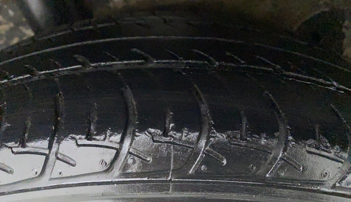 2014 Maruti Celerio VXI CNG D, CNG, Manual, 38,393 km, Left Rear Tyre Tread