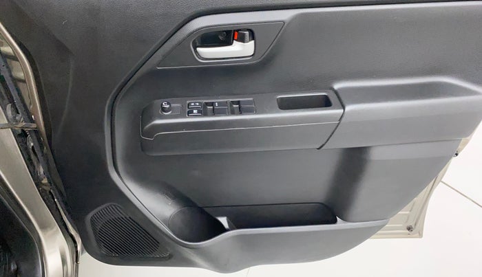 2022 Maruti New Wagon-R ZXI 1.2, Petrol, Manual, 25,752 km, Driver Side Door Panels Control