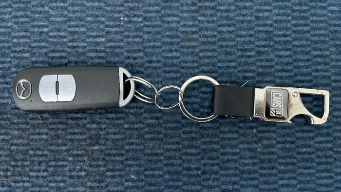 MAZDA CX 5-Key Close-up