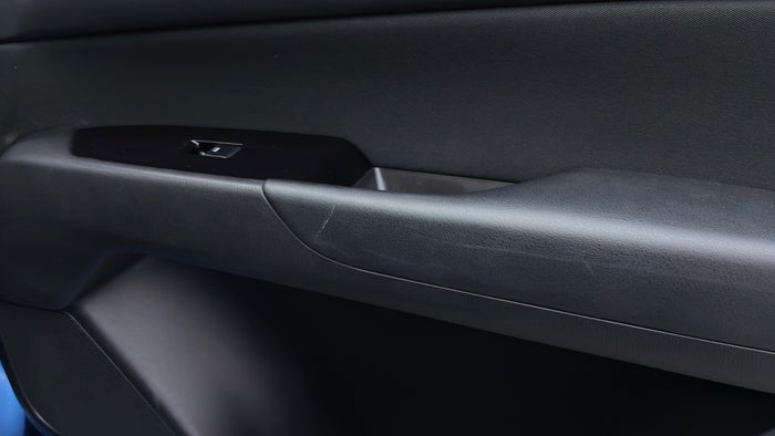 MAZDA CX 5-Door Interior RHS front Scratch