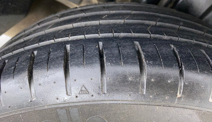 2017 Maruti Ciaz ALPHA 1.3 DDIS SHVS, Diesel, Manual, 59,898 km, Left Rear Tyre Tread