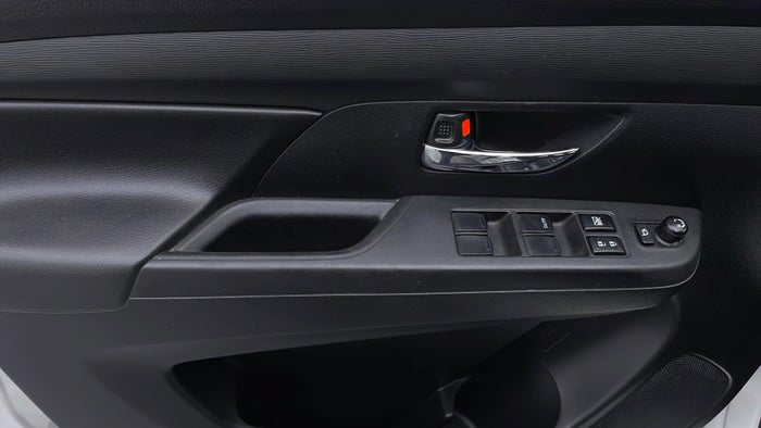 SUZUKI ERTIGA-Door Interior LHS front Scratch