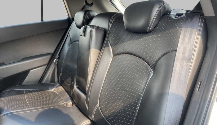 2018 Hyundai Creta 1.6 SX VTVT, Petrol, Manual, 29,159 km, Right Side Rear Door Cabin
