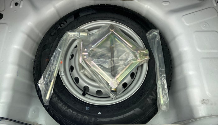 2019 Hyundai NEW SANTRO ERA 1.1, Petrol, Manual, 17,976 km, Spare Tyre
