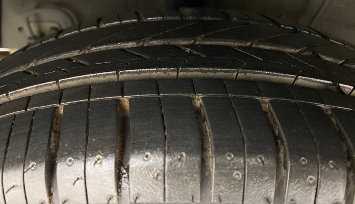 2015 Hyundai Xcent S (O) 1.2, Petrol, Manual, 65,774 km, Right Rear Tyre Tread