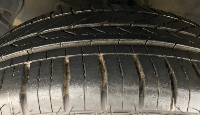 2015 Hyundai Xcent S (O) 1.2, Petrol, Manual, 65,774 km, Left Front Tyre Tread